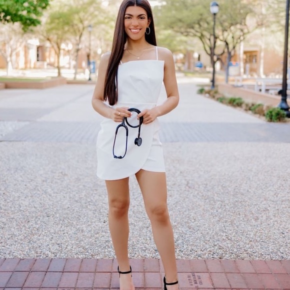 [Lulus] White Bodycon Dress - Picture 5 of 5